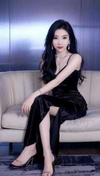 龙华观澜喷水少妇-朵朵